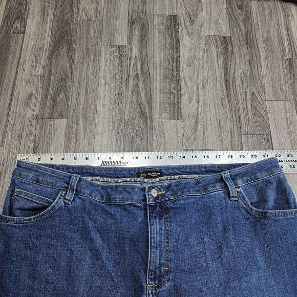 Lee Denim Capris Womens 22W Blue Relaxed Fit Mid Rise Stretch Jeans Plus Size - Picture 6 of 10